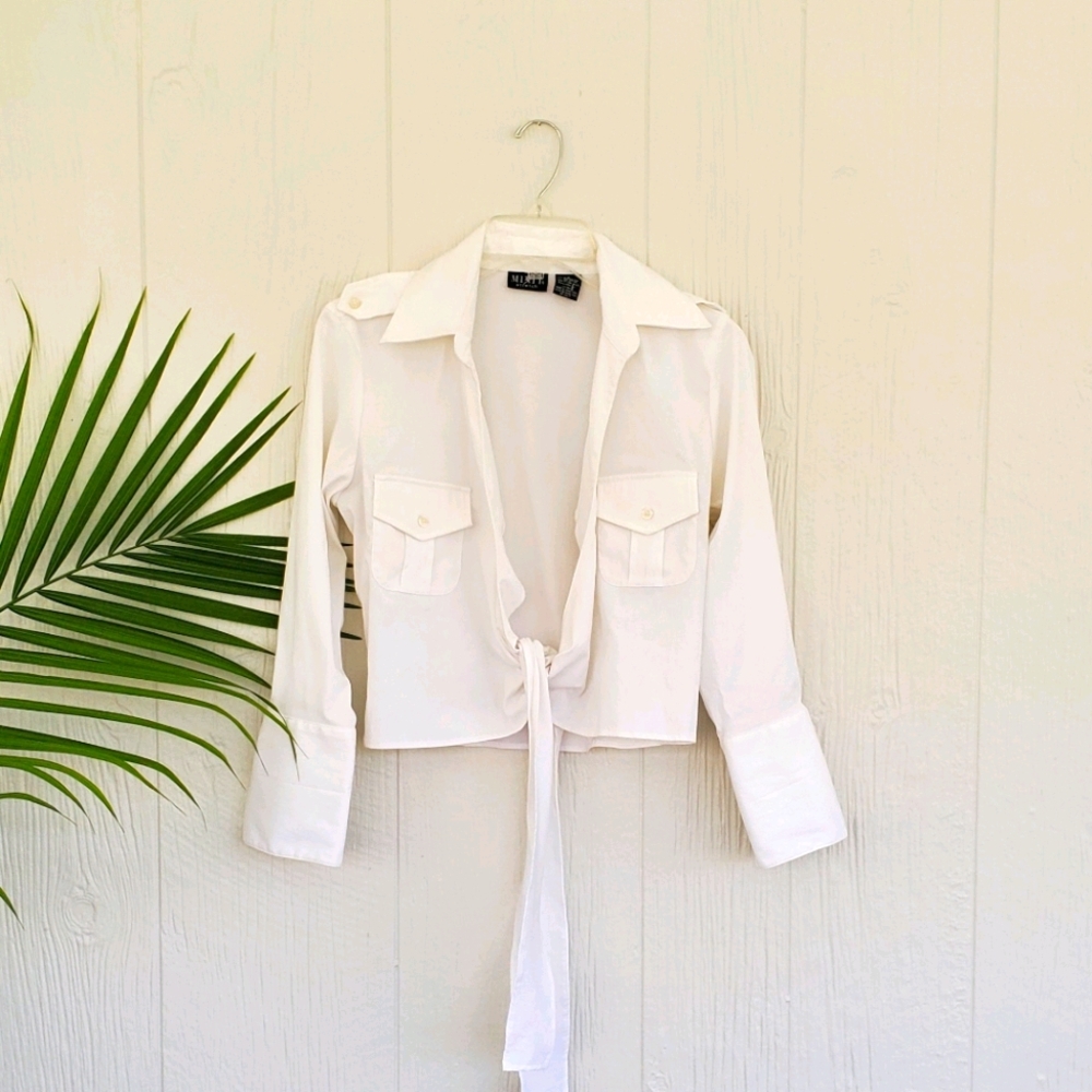 Wrap top tie or wrap waist.